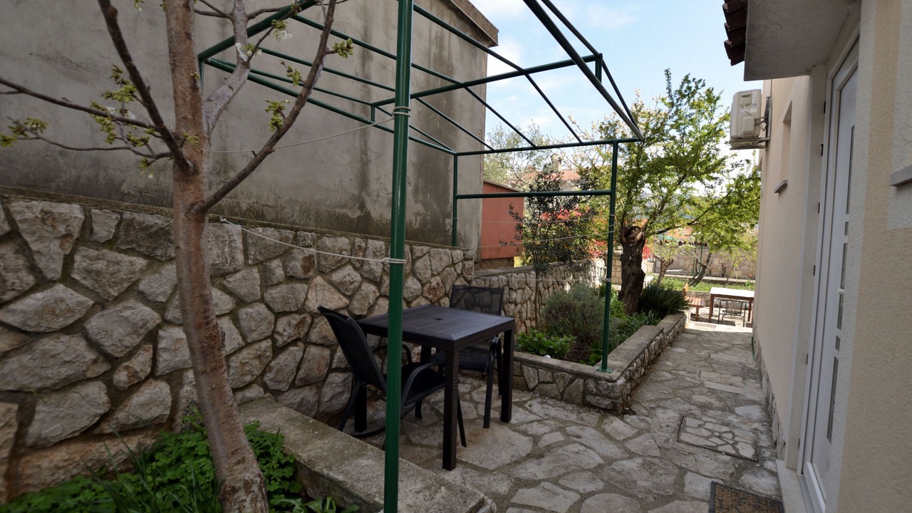 Photo of Outdoor in Cres