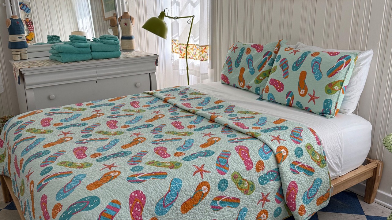 Photo of Bedroom in Savannah Beach