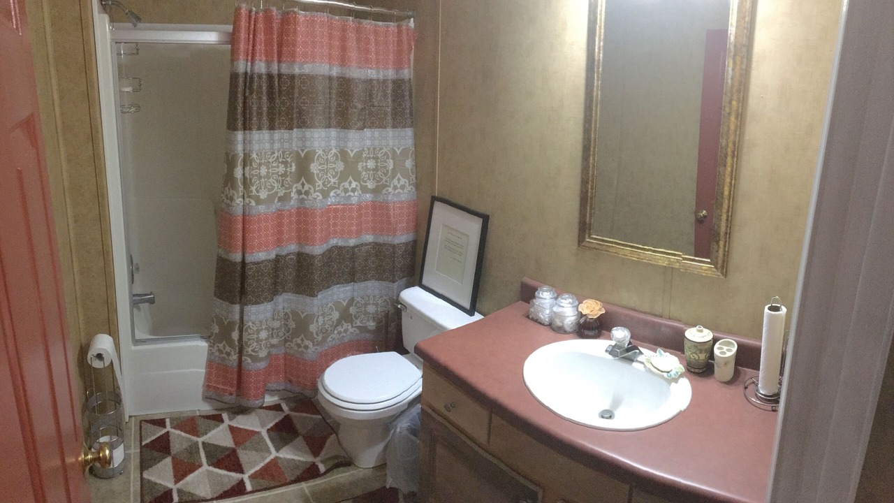 Photo of Bathroom in Ernul