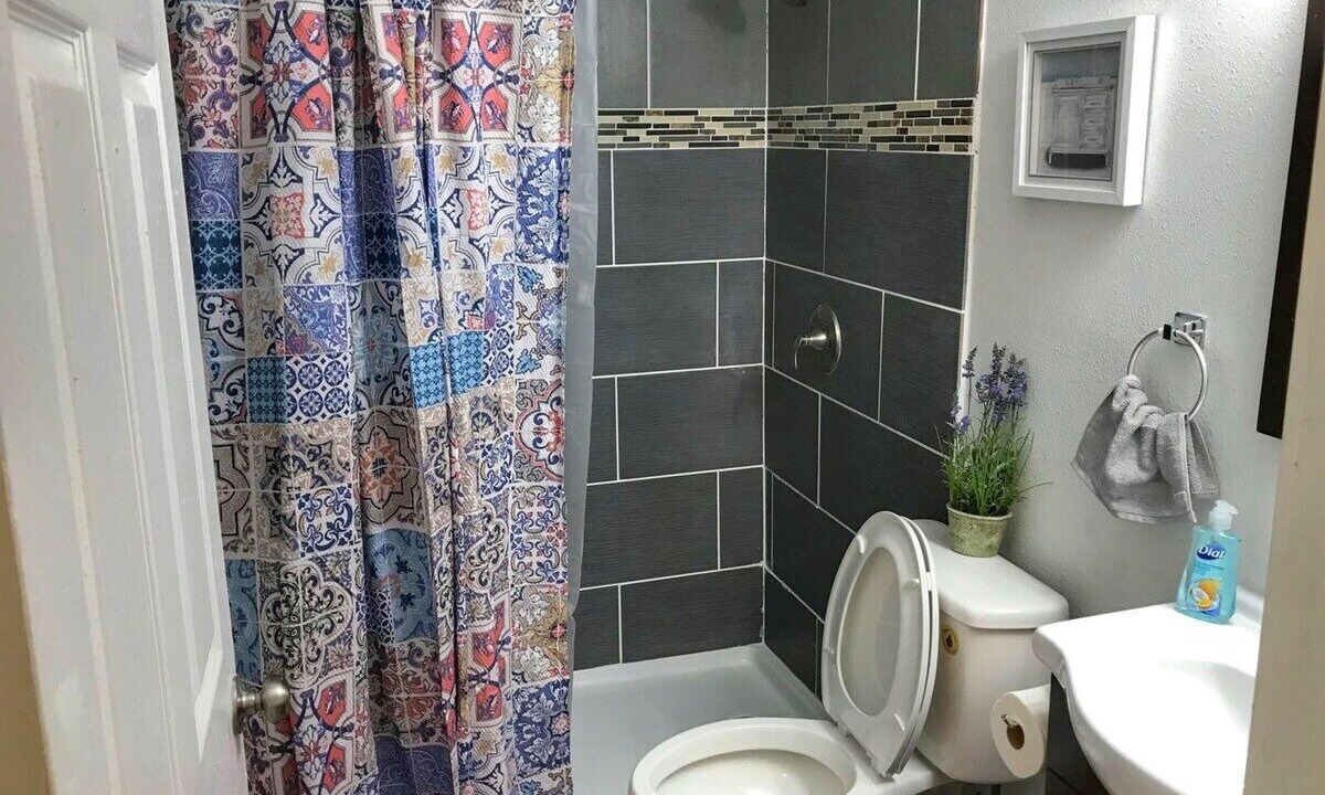 Photo of Bathroom in Mahncke Park