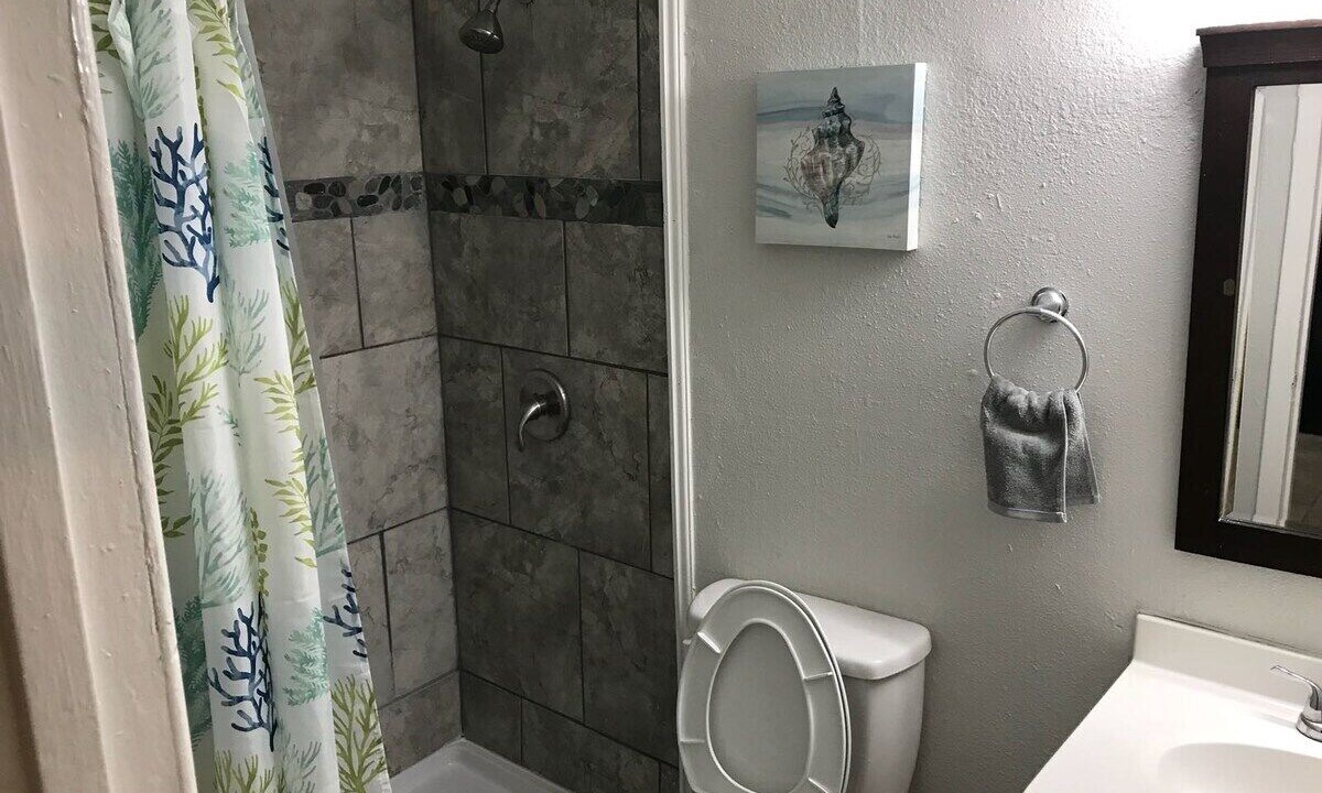 Photo of Bathroom in Mahncke Park