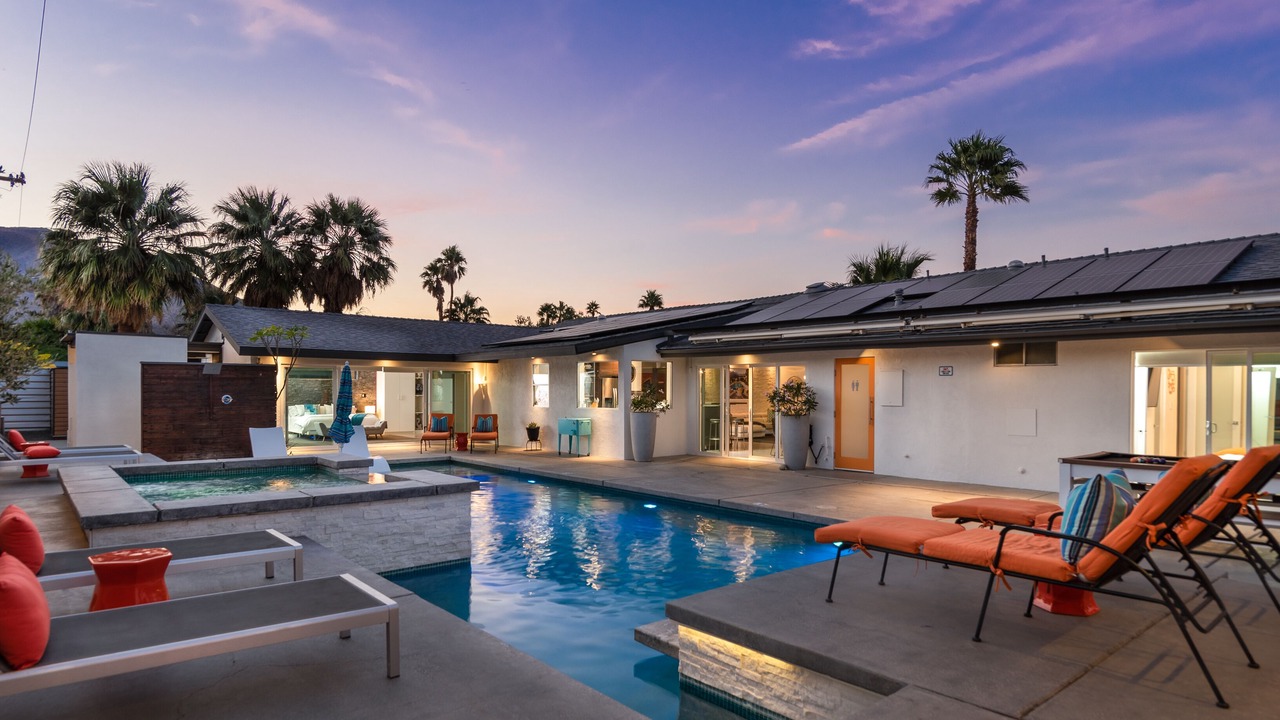 Photo of Outdoor in Racquet Club Estates