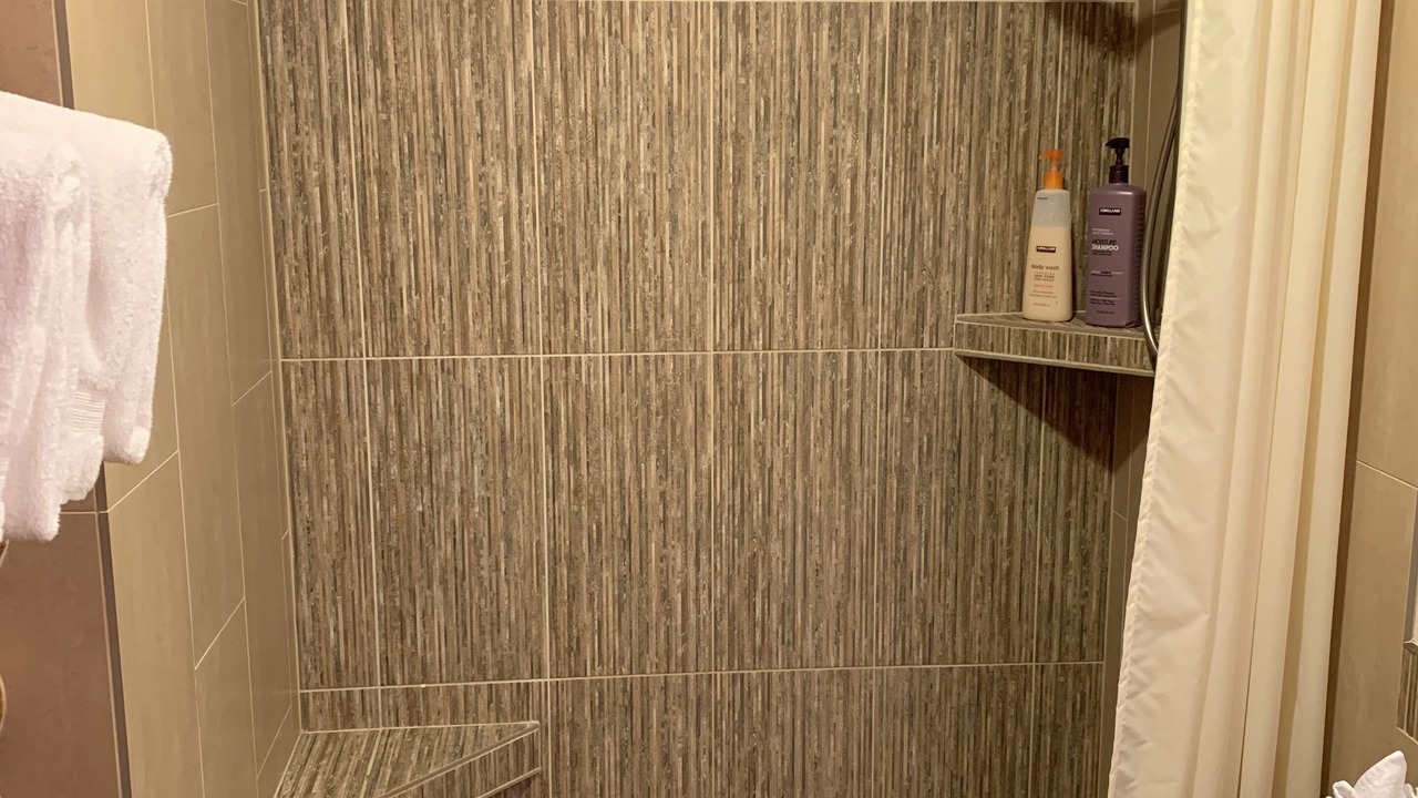 Photo of Bathroom in Snowline