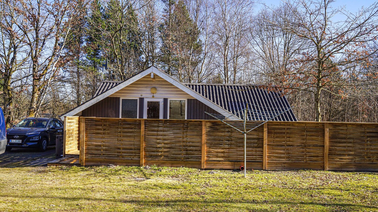 Photo of Others in Skygge