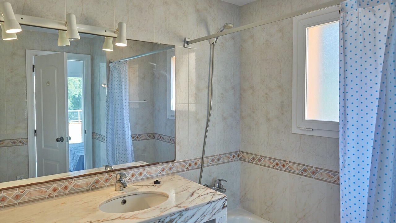 Photo of Bathroom in Pals
