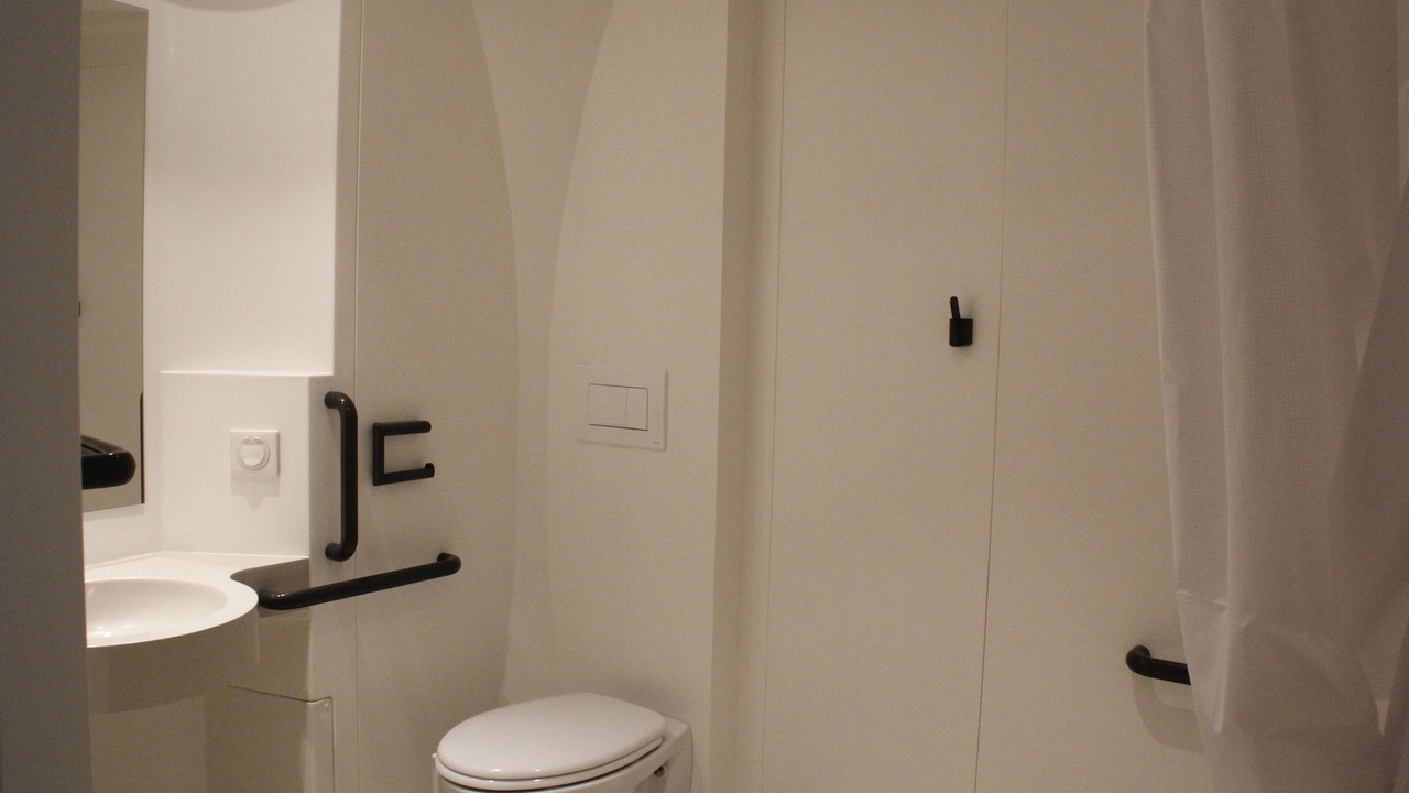 Photo of Bathroom in Saint-Affrique