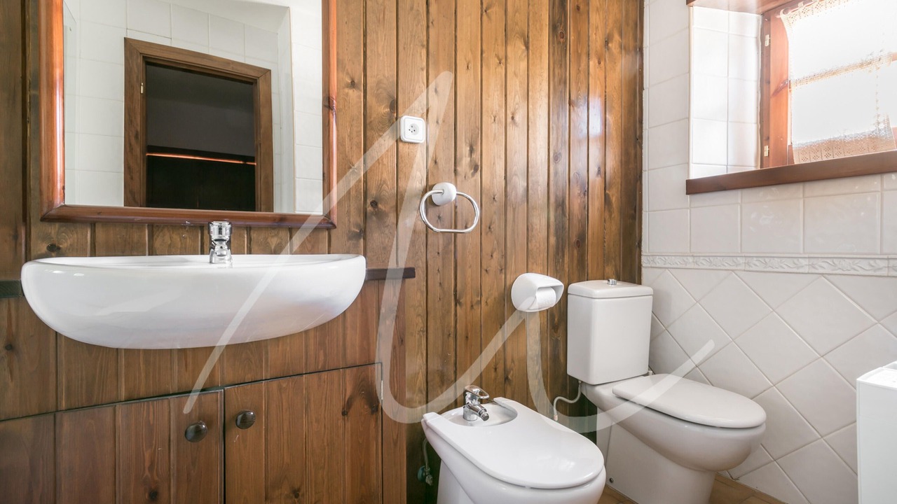 Photo of Bathroom in Beret