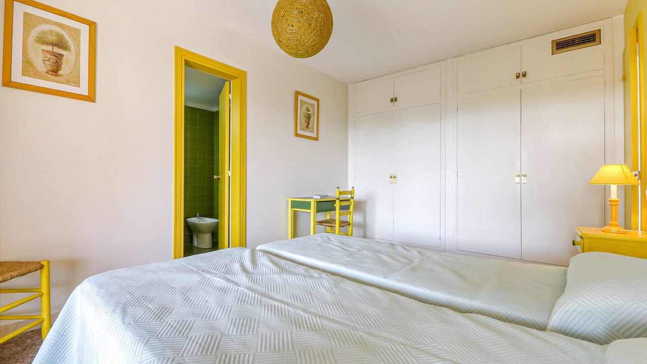 Photo of Bedroom in Roses Town Center