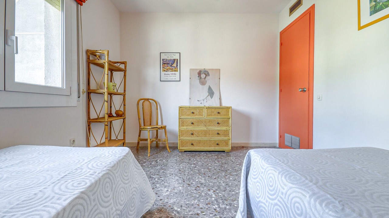 Photo of Bedroom in Roses Town Center