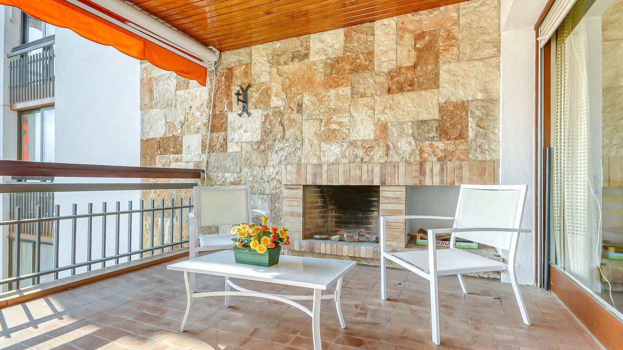 Photo of Patio Balcony in Roses Town Center