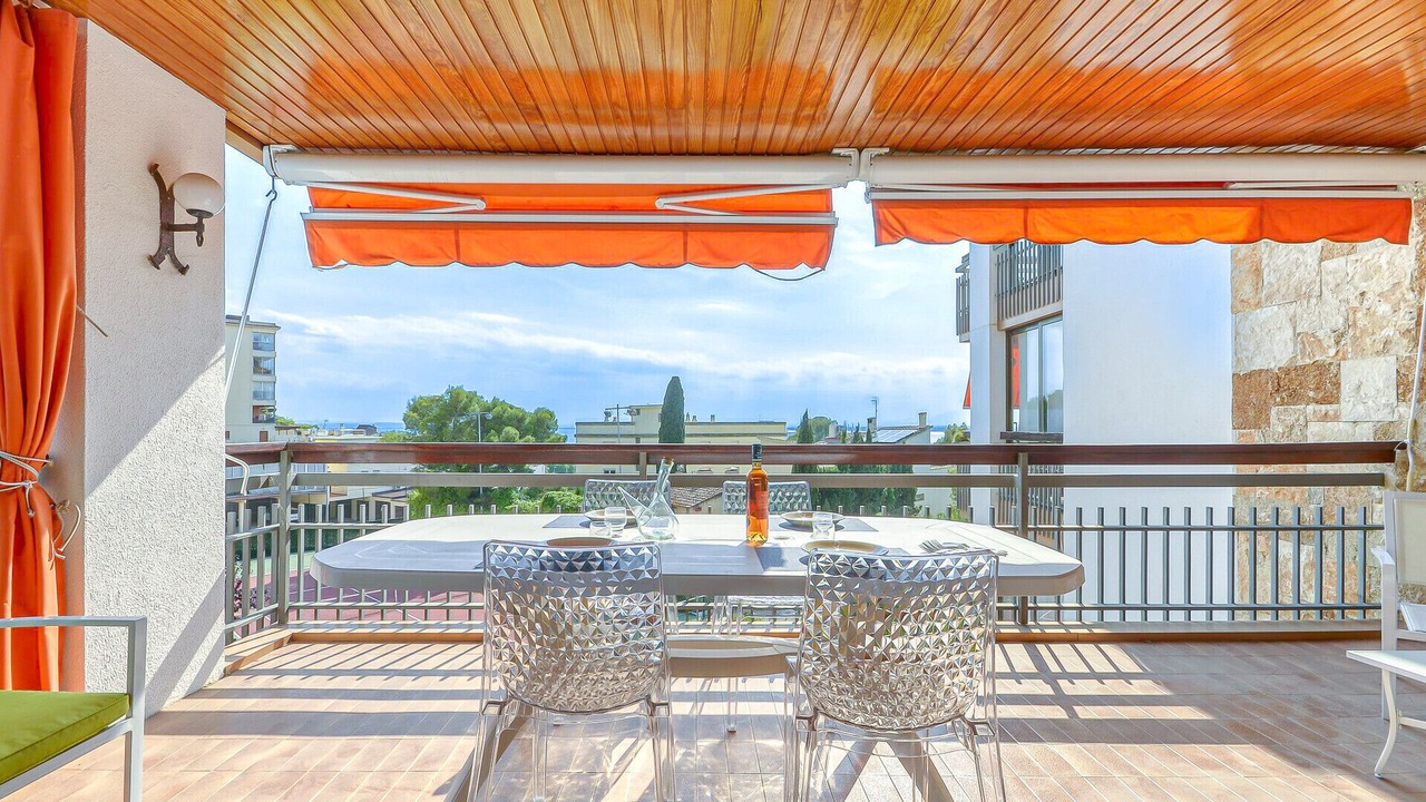 Photo of Outdoor in Roses Town Center