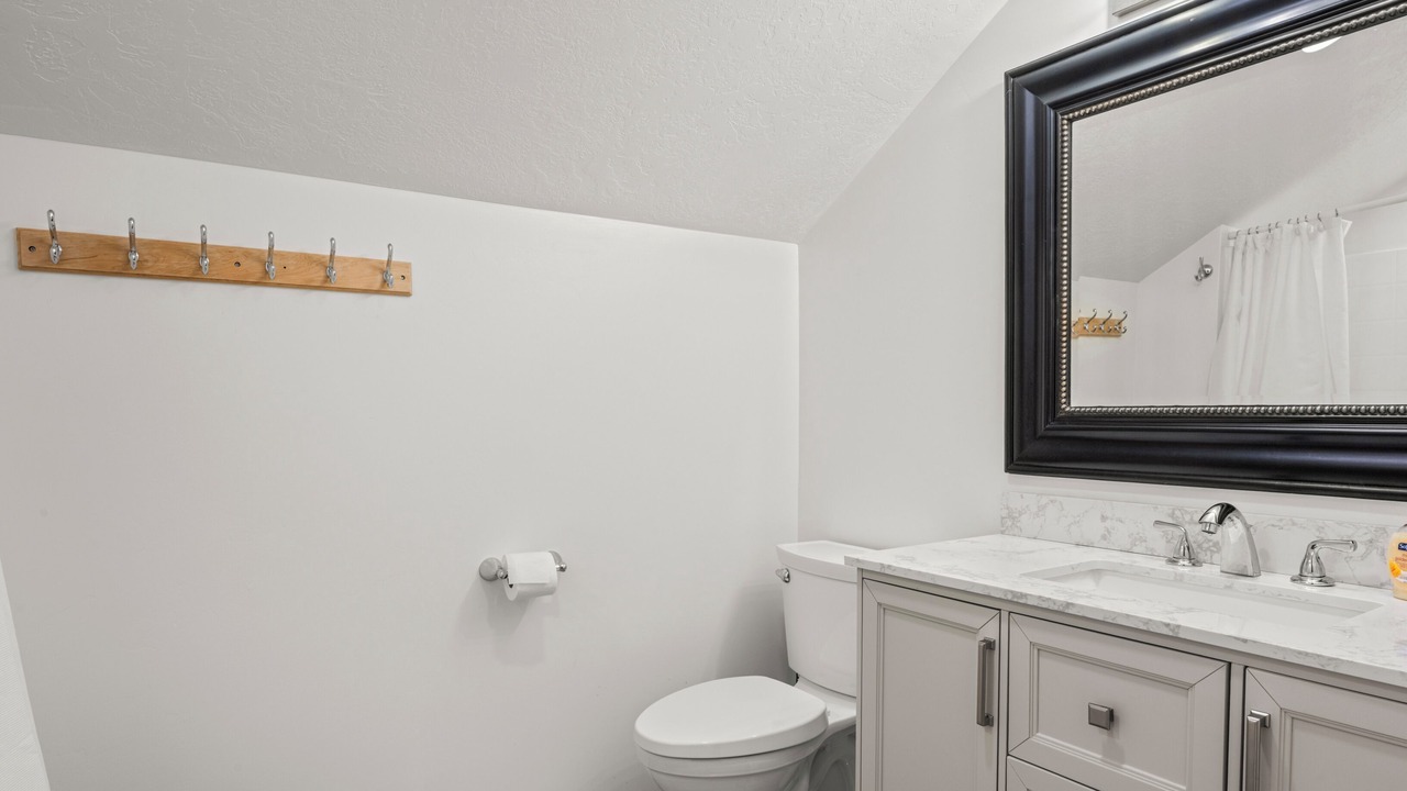 Photo of Bathroom in Garden City