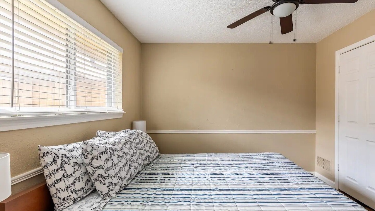 Photo of Bedroom in Garland