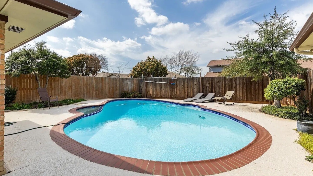 Photo of Outdoor in Garland