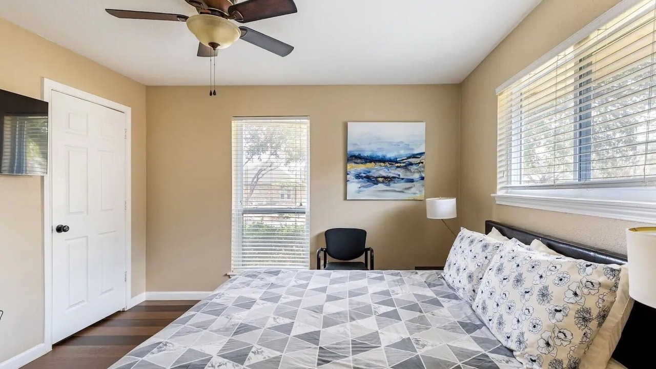 Photo of Bedroom in Garland