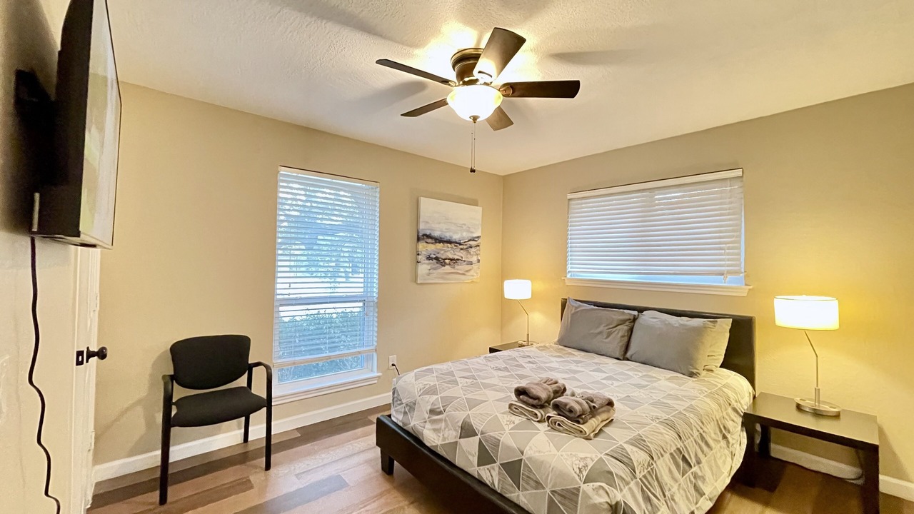 Photo of Bedroom in Garland