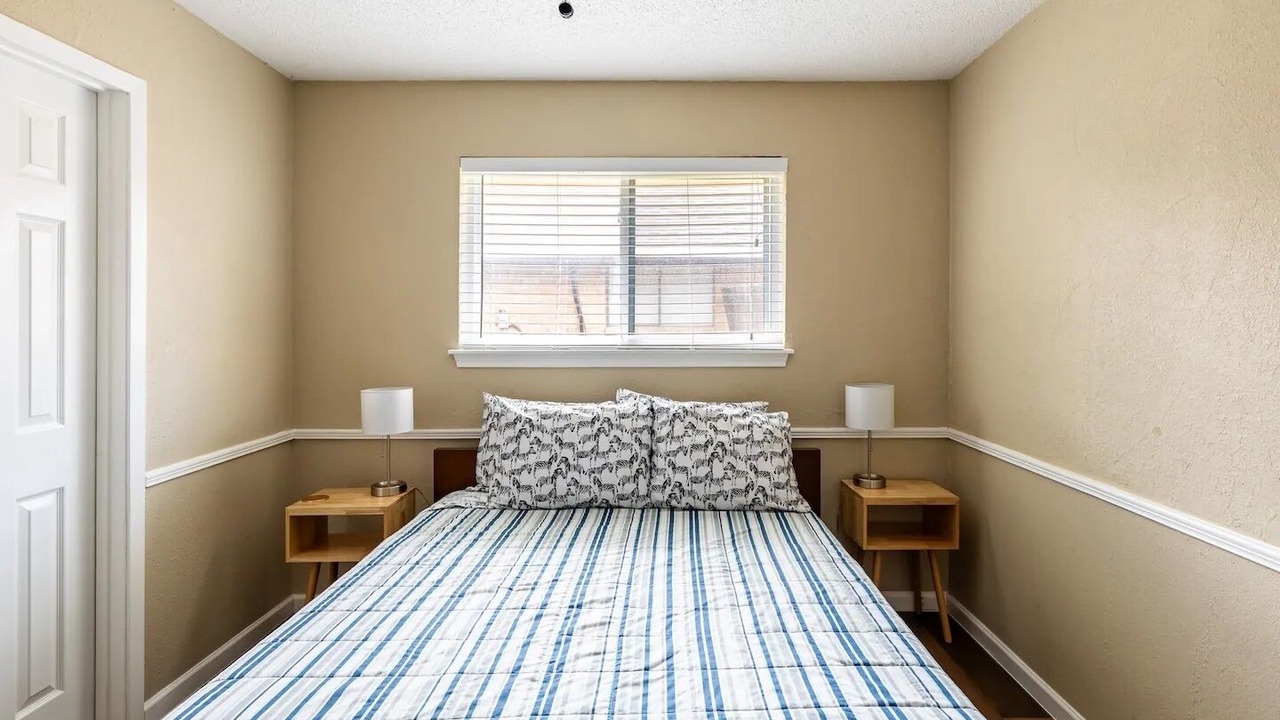 Photo of Bedroom in Garland