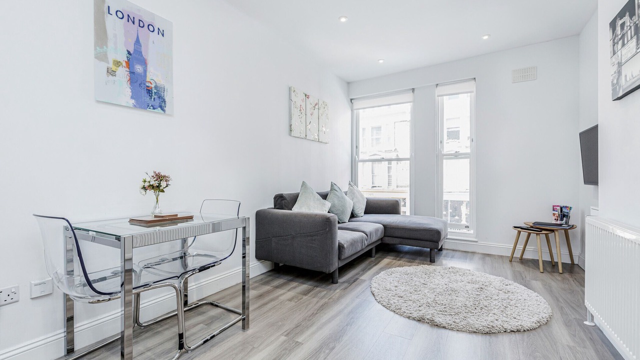 Photo of Others in Notting Hill