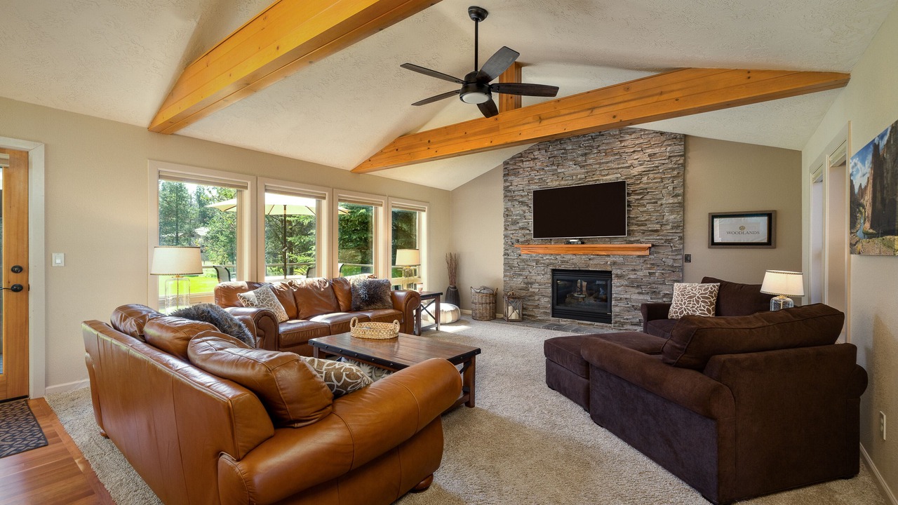 Photo of Livingroom in Sunriver