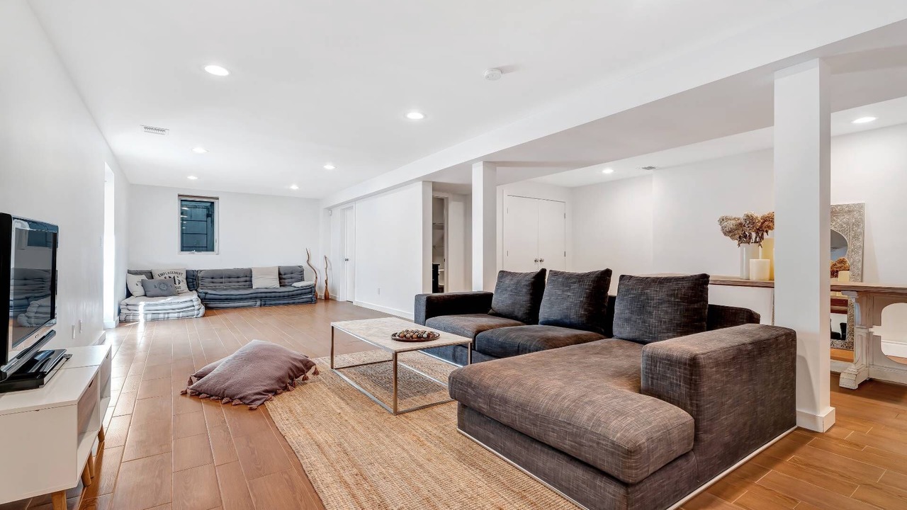 Photo of Livingroom in Hampton Bays