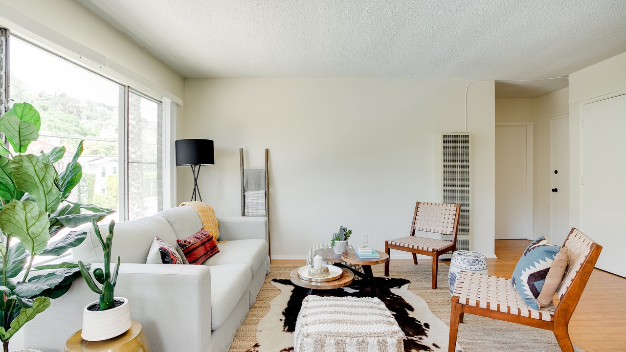 Photo of Livingroom in Beachwood Canyon