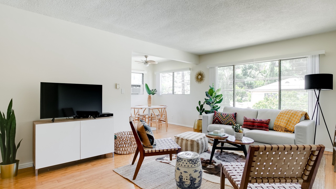 Photo of Livingroom in Beachwood Canyon