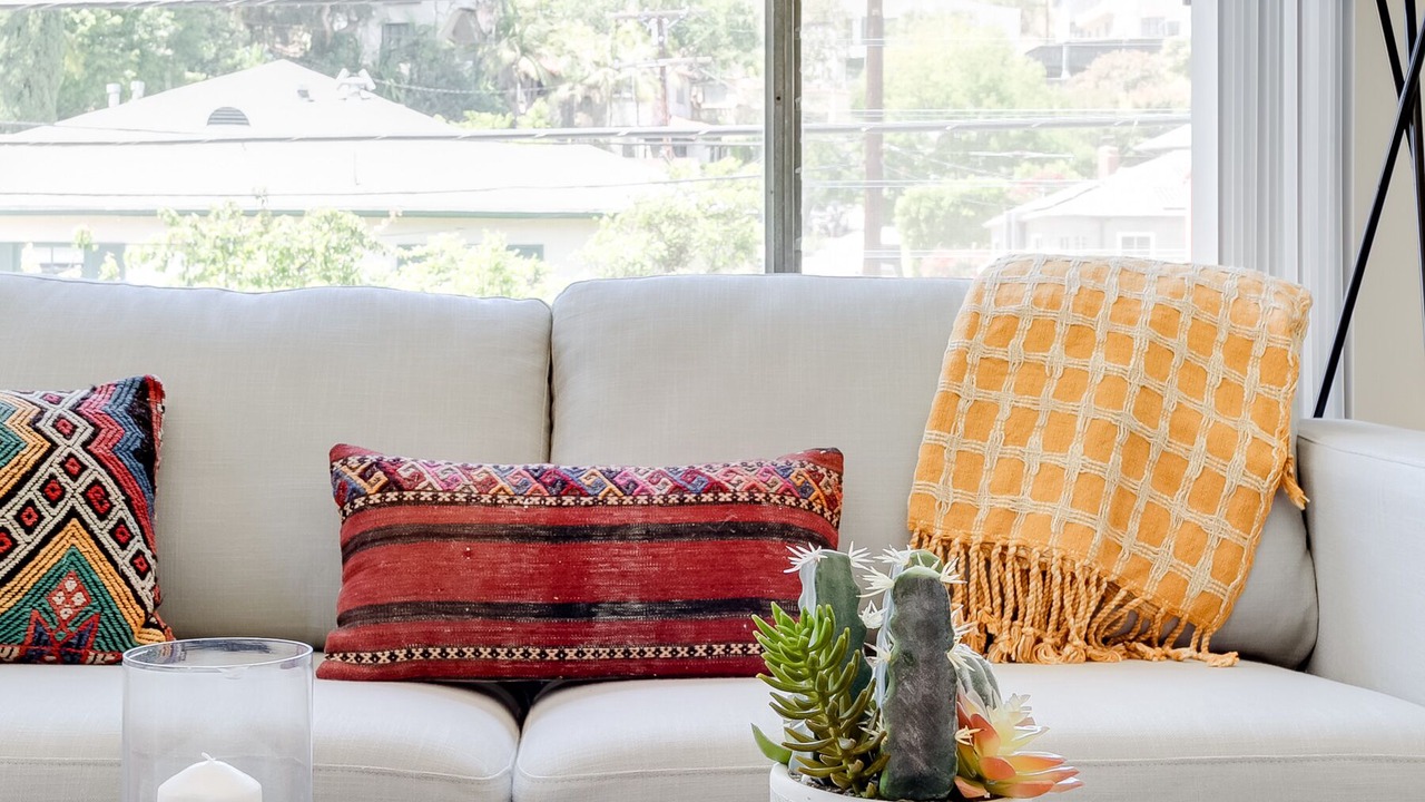 Photo of Livingroom in Beachwood Canyon