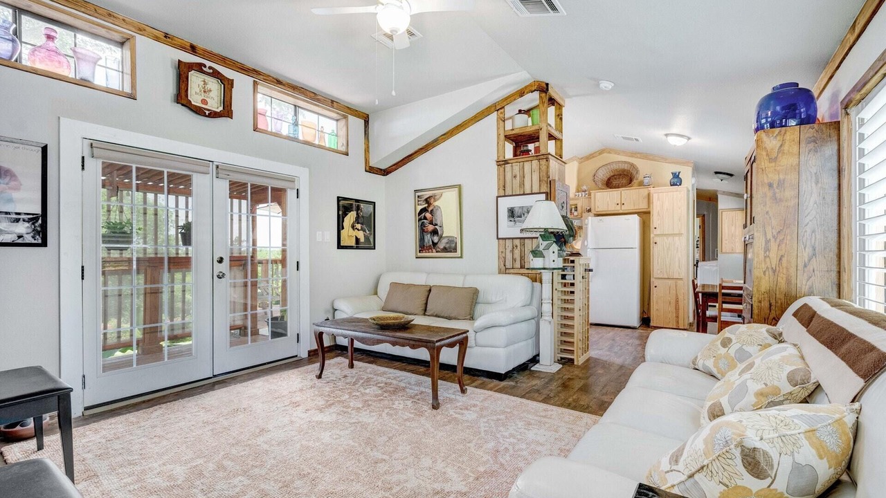 Photo of Bedroom in Del Valle