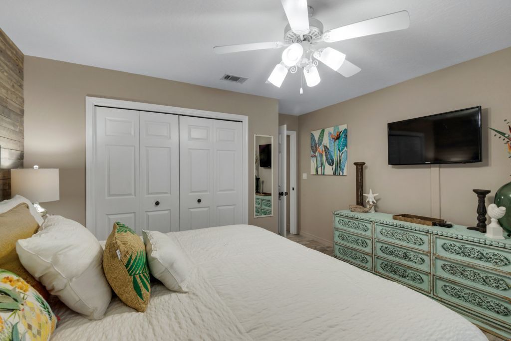 Photo of Bedroom in Clipper Cove