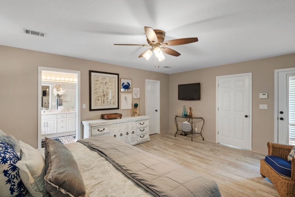 Photo of Bedroom in Clipper Cove