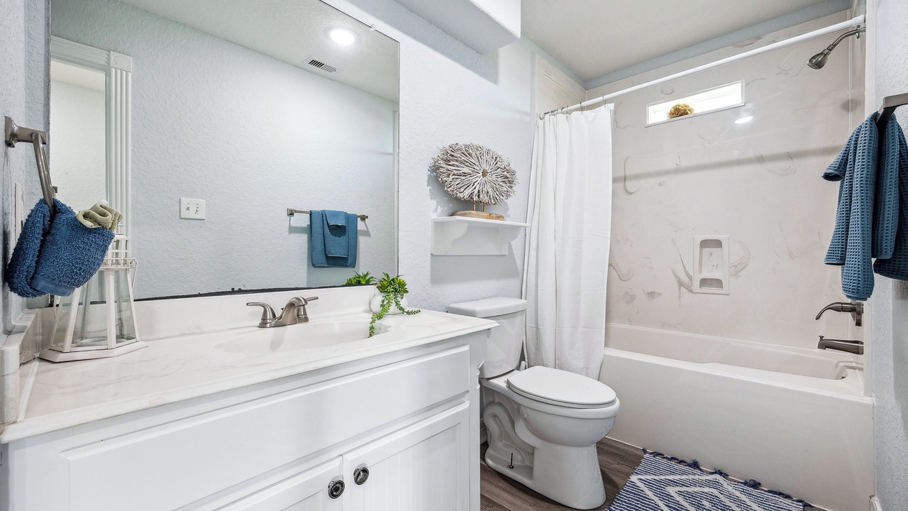 Photo of Bathroom in Surfside Beach