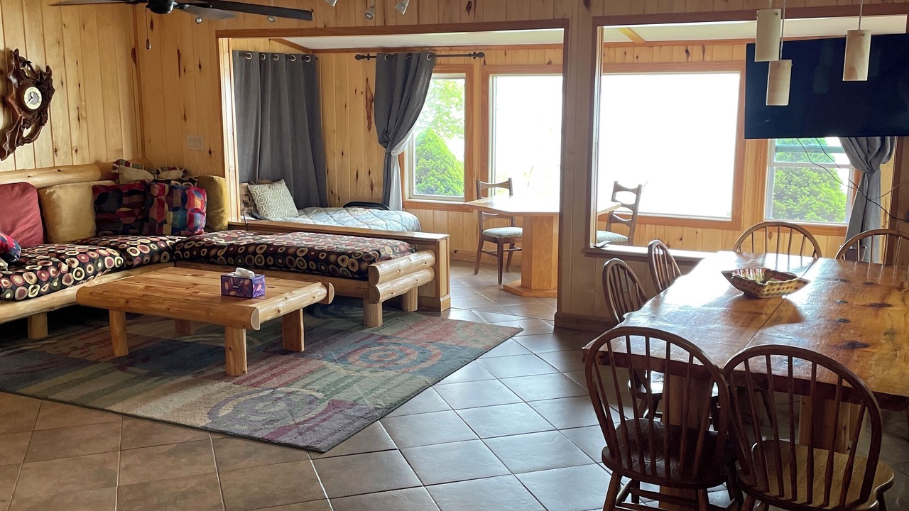 Photo of Livingroom in Lake City