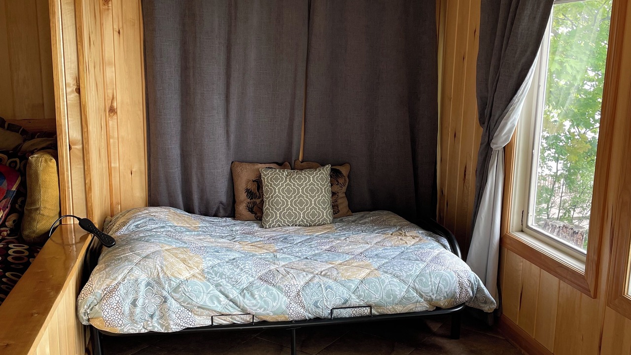 Photo of Bedroom in Lake City