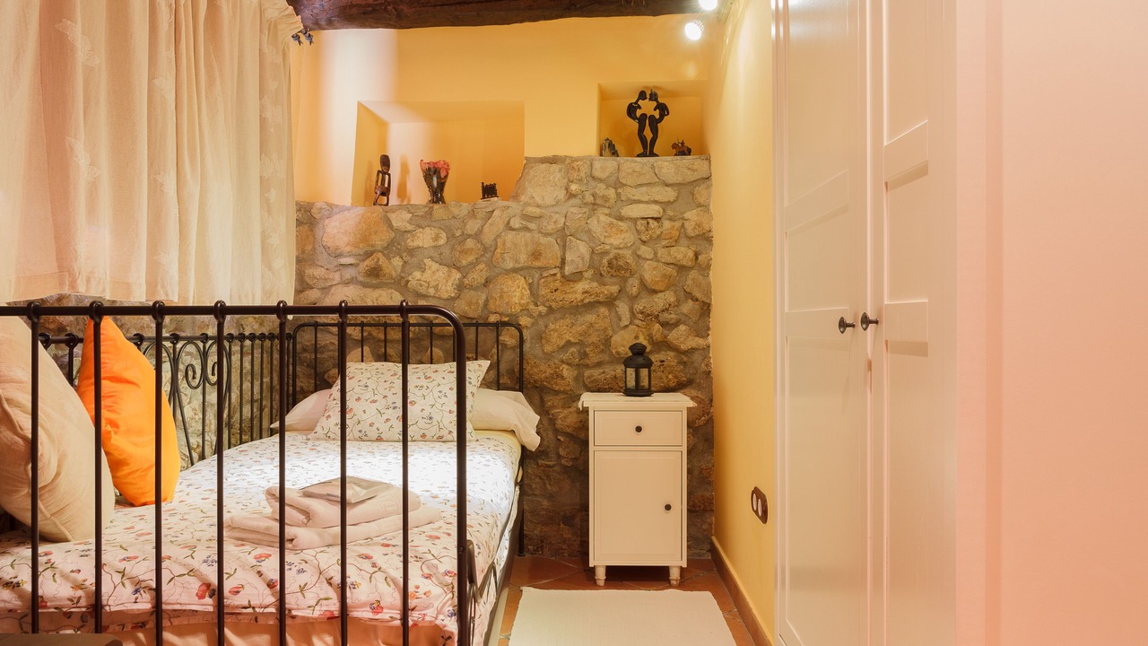 Photo of Bedroom in Pontons