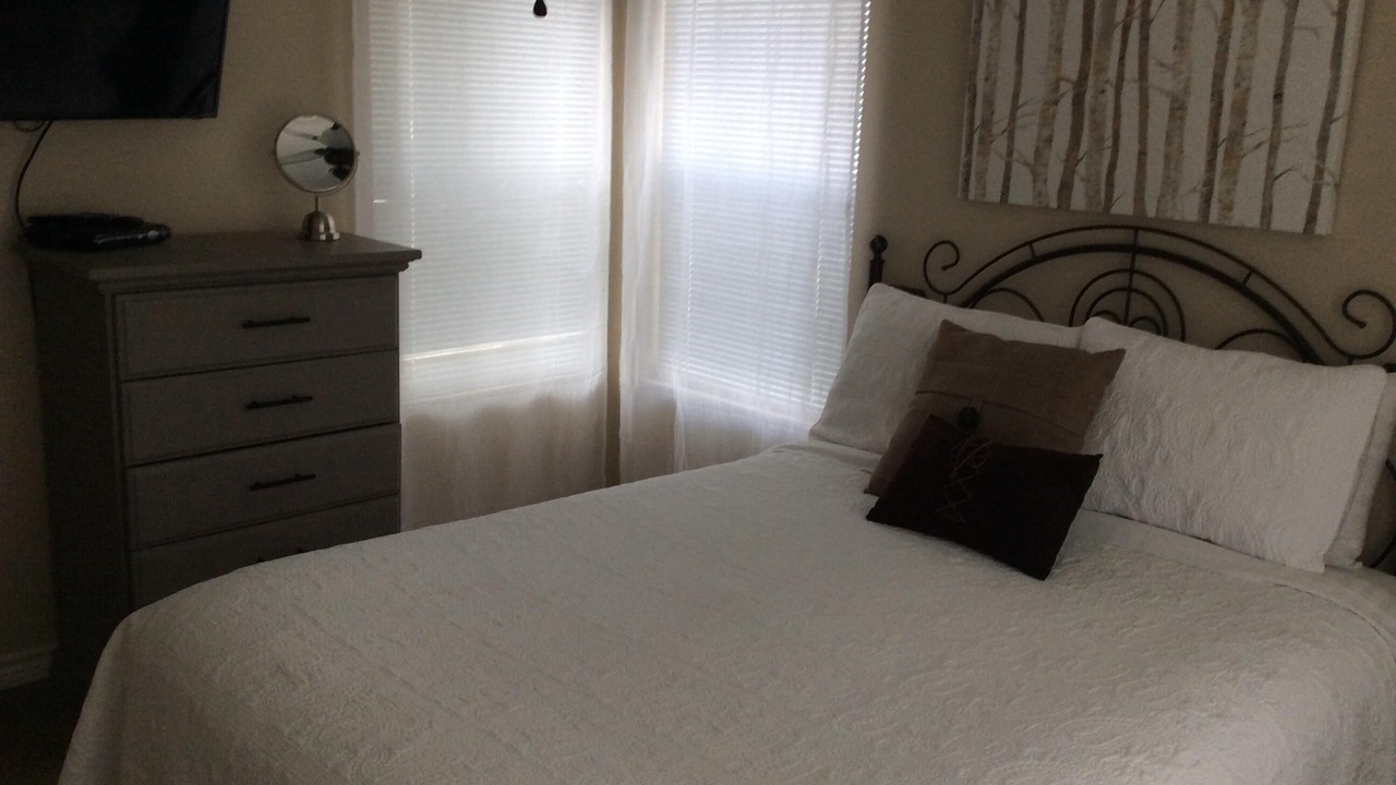 Photo of Bedroom in Central City