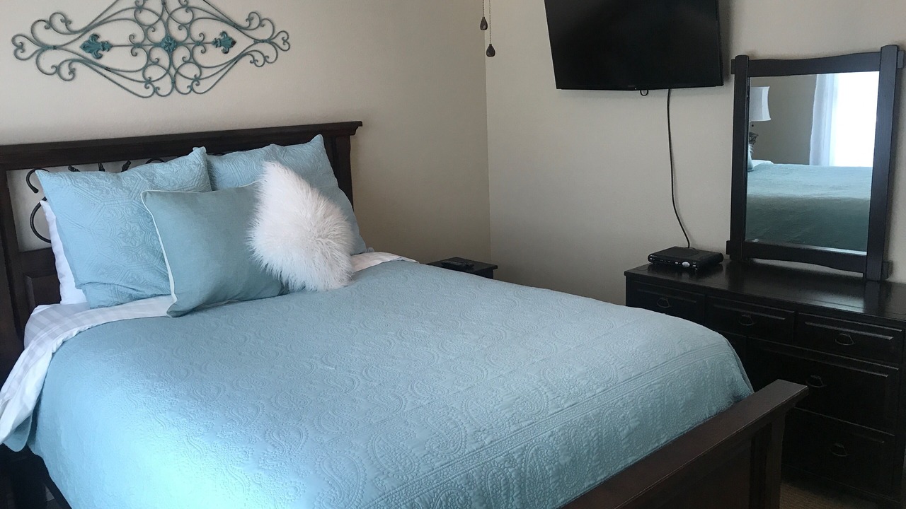 Photo of Bedroom in Central City