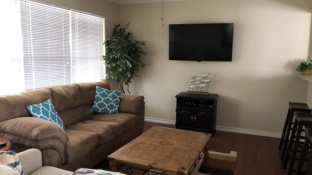 Photo of Livingroom in Central City