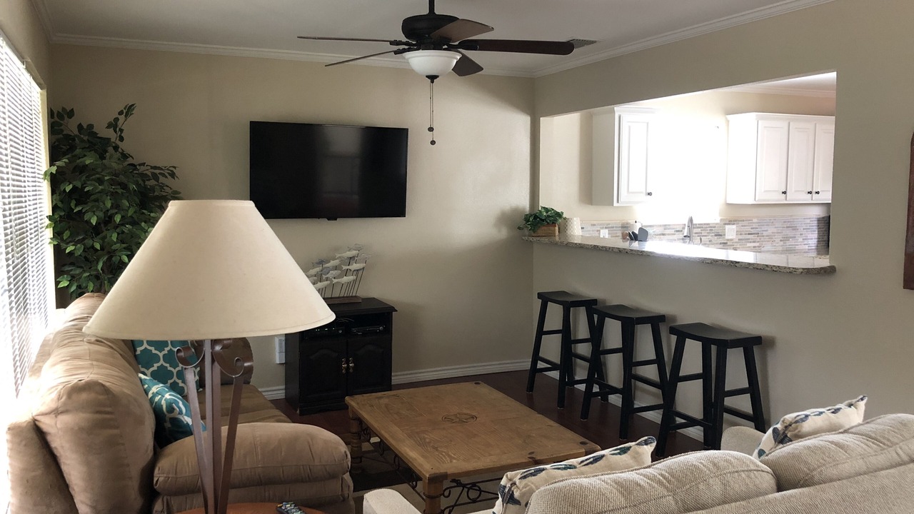 Photo of Livingroom in Central City