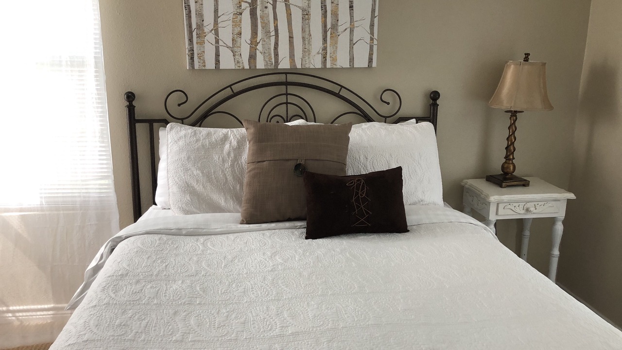 Photo of Bedroom in Central City