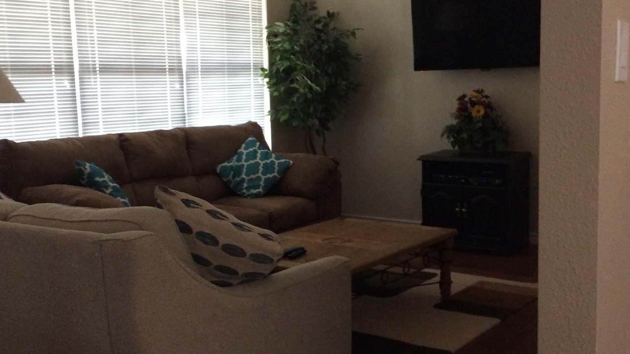Photo of Livingroom in Central City