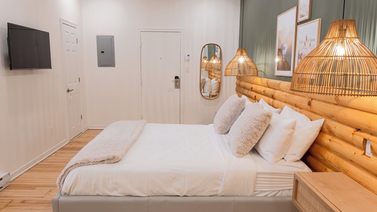 Photo of Bedroom in Plateau Mont Royal
