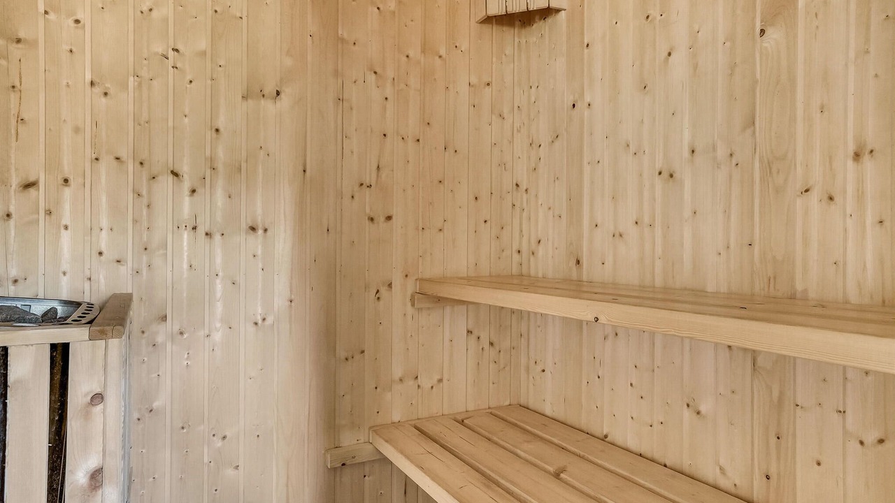 Photo of Others in Skygge