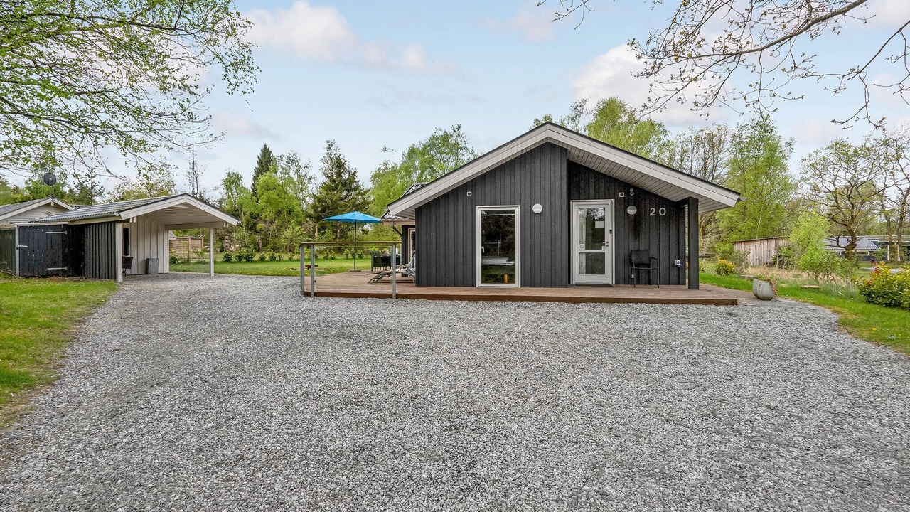 Photo of Outdoor in Skygge