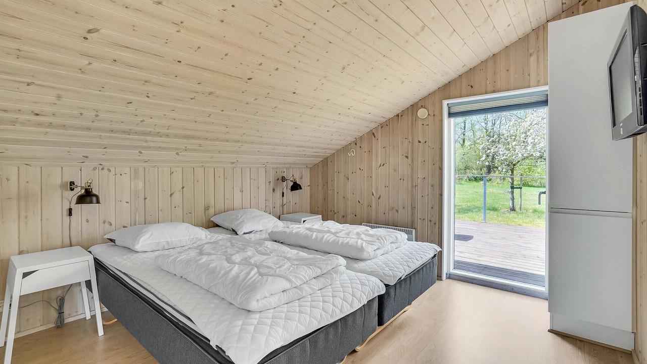 Photo of Others in Skygge