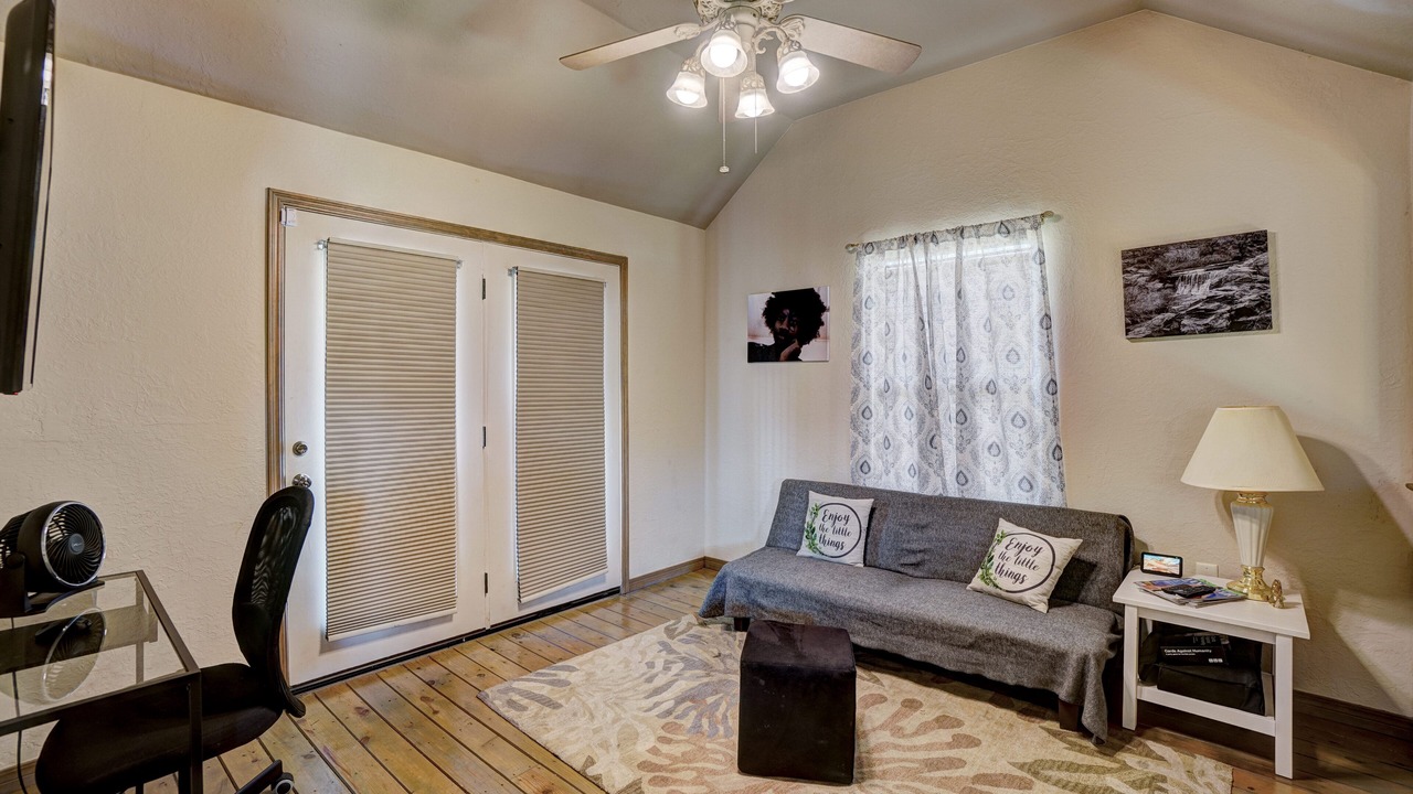 Photo of Livingroom in Medicine Park