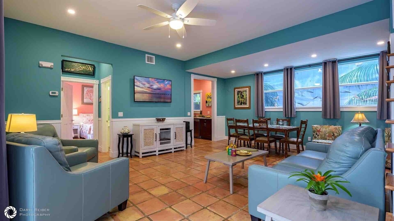 Photo of Livingroom in Downtown