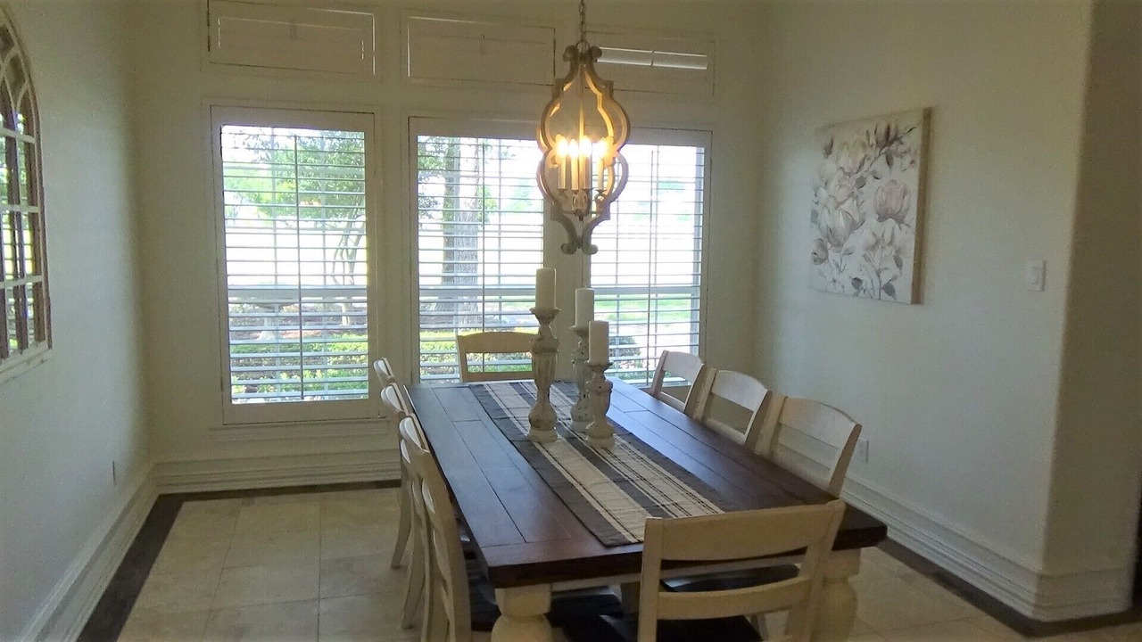 Photo of Livingroom in McLendon-Chisholm