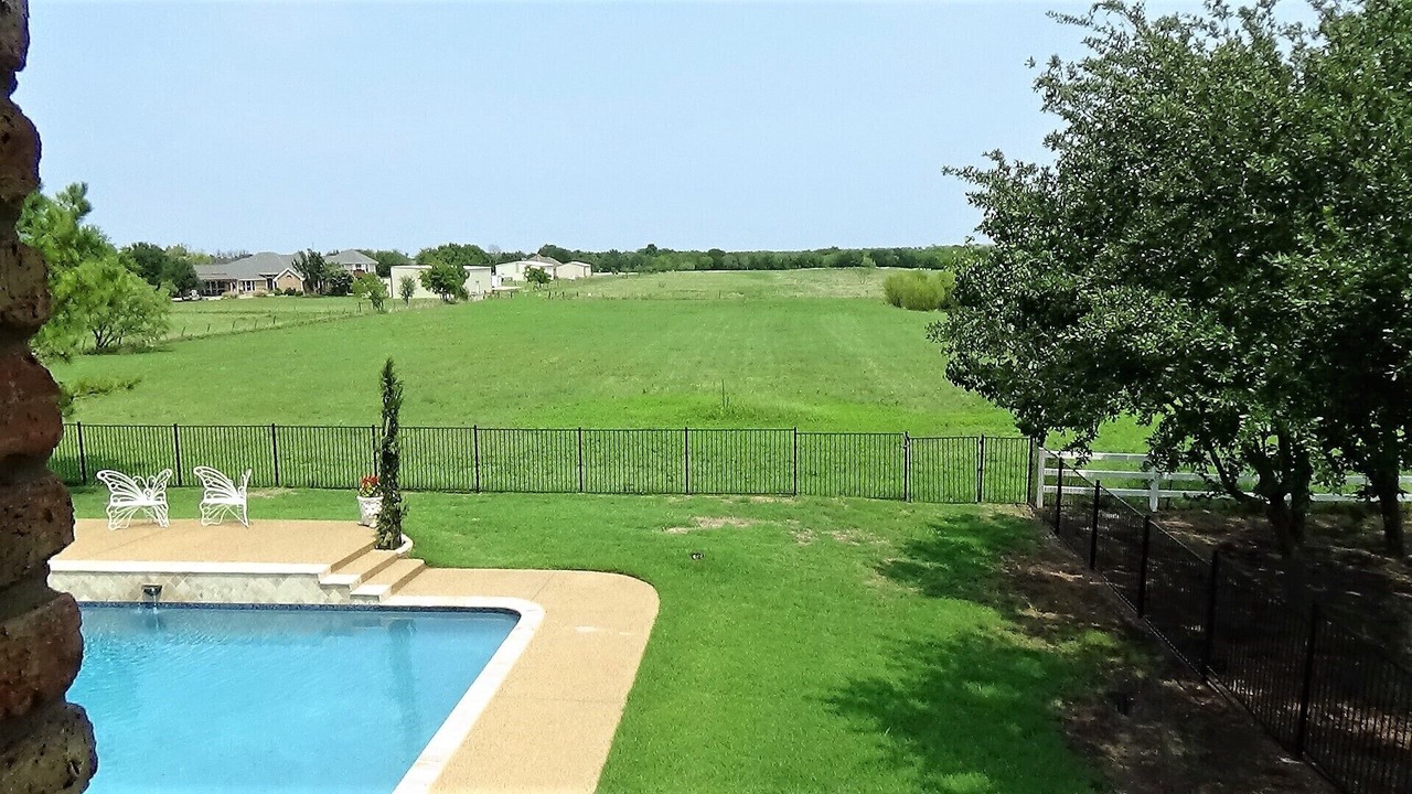 Photo of Patio Balcony in McLendon-Chisholm