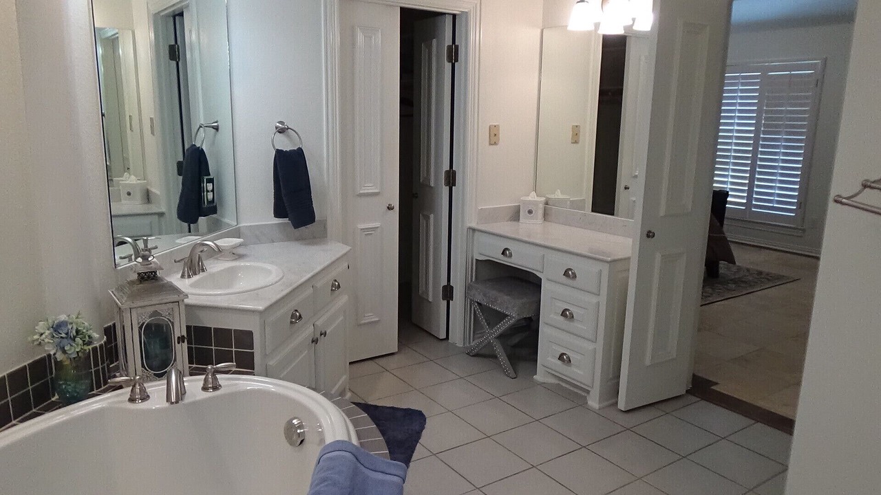 Photo of Bathroom in McLendon-Chisholm