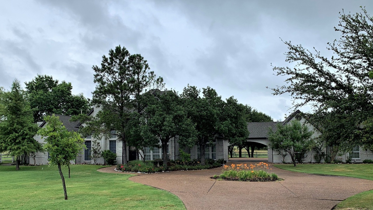 Photo of Outdoor in McLendon-Chisholm